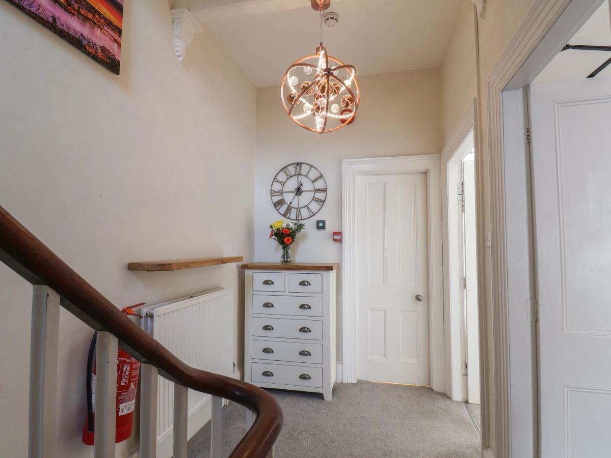 Вилла Sunnyvale House Уитби Экстерьер фото